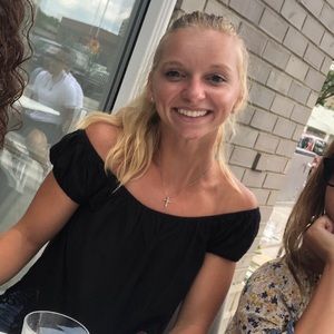 Meet your Posher, Claire